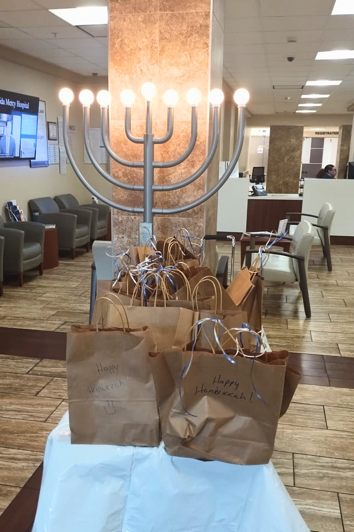 L’Chaim celebrates Chanukah with the Community